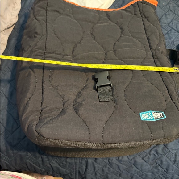 BagsMart Black and Orange Quilted Lunch Bag - Picture 6 of 6